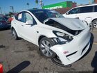 2024 Tesla Model Y Long Range Dual Motor All-wheel Drive White vin: 7SAYGDEE9RF090860