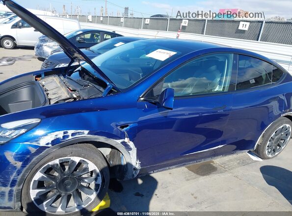 7SAYGDEEXNF393379 2022 TESLA MODEL Y Blue Widok z przodu