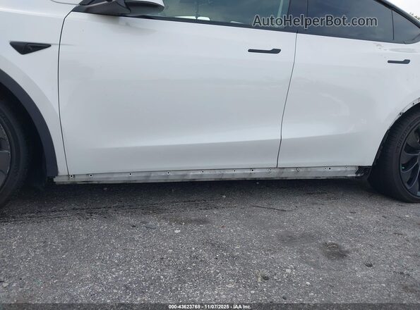 7SAYGDEF5NF323622 2022 TESLA MODEL Y White 
