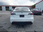 2022 Tesla Model Y Performance Dual Motor All-wheel Drive White vin: 7SAYGDEF5NF323622