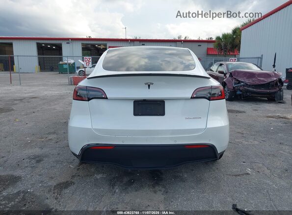 7SAYGDEF5NF323622 2022 TESLA MODEL Y White 