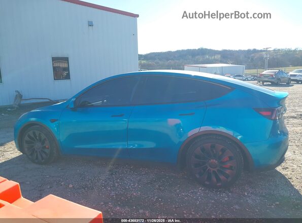 7SAYGDEF7NF554716 2022 TESLA MODEL Y Blue Widok wnętrza 360 stopni