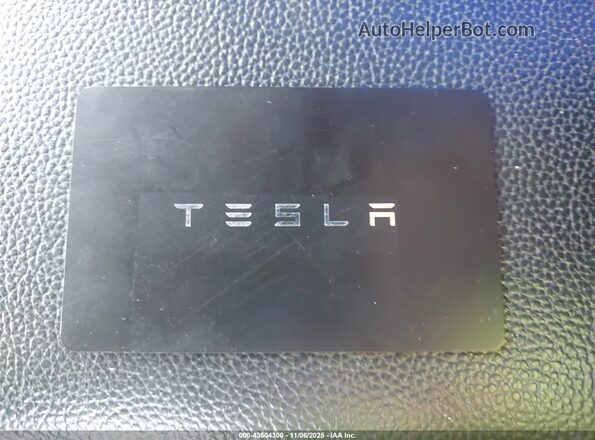 7SAYGDEF7SA349289 2025 TESLA MODEL Y Красный Вид подкапотного пространства