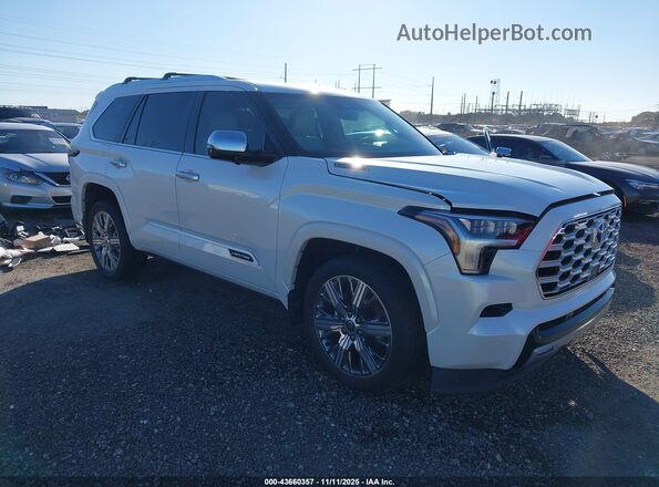 7SVAAABA2RX042516 2024 TOYOTA SEQUOIA Белый Передняя правая четверть