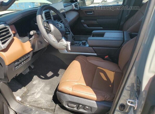 7SVAAABA4SX063521 2025 TOYOTA SEQUOIA Green Widok wnętrza z przodu