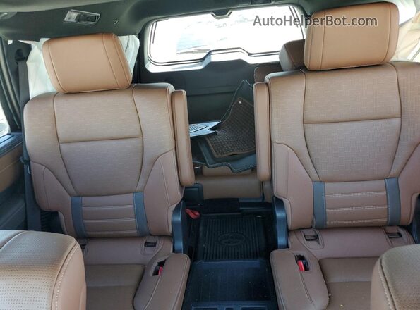 7SVAAABA4SX063521 2025 TOYOTA SEQUOIA Green Widok tylnych siedzeń