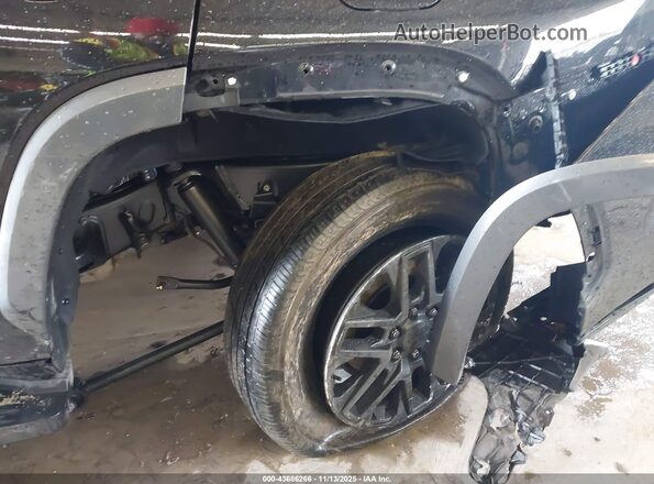 7SVAAABA8RX024831 2024 TOYOTA LIMITED Black Widok z przodu