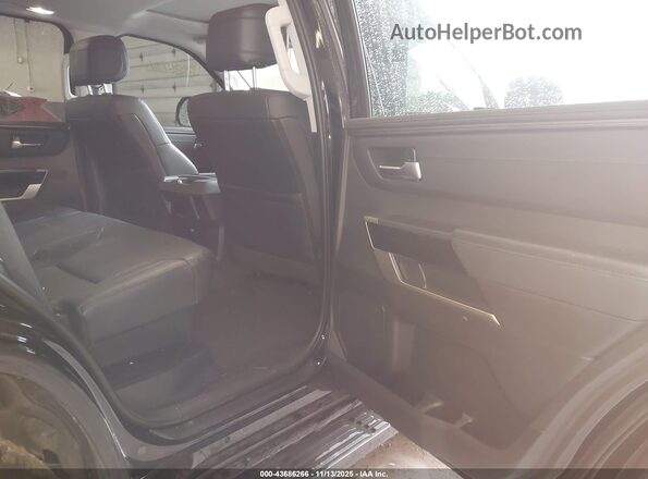 7SVAAABA8RX024831 2024 TOYOTA LIMITED Black Widok naklejki z numerem VIN
