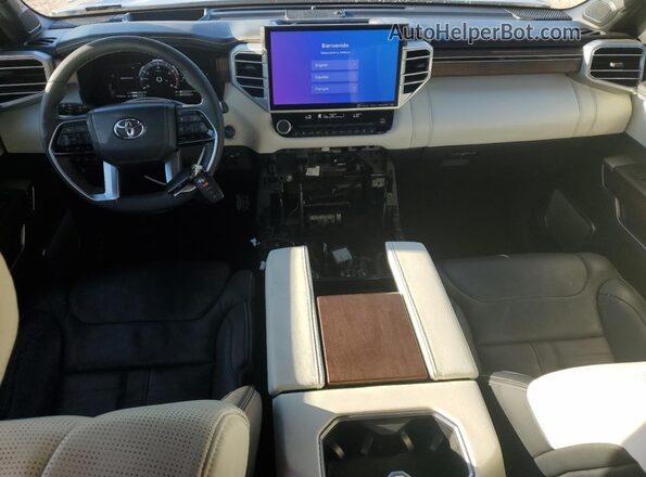 7SVAAABA9PX018145 2023 TOYOTA SEQUOIA Silver Vista del salpicadero