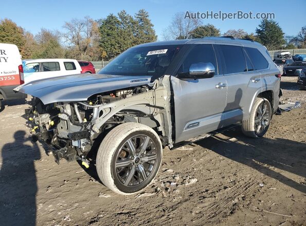 7SVAAABA9PX018145 2023 TOYOTA SEQUOIA Silver Vista tres cuartos delantera izquierda