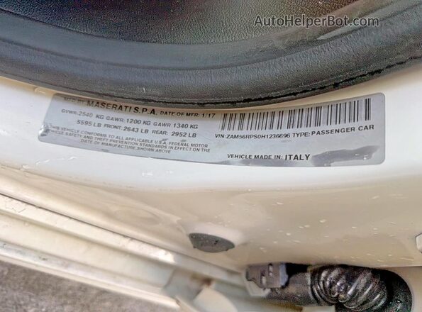 ZAM56RPS0H1236696 2017 MASERATI QUATTROPOR White Вид задньої частини салону