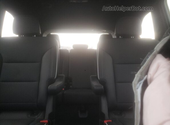 5GAERAKS0TJ145328 2026 BUICK ENCLAVE Серебряный Вид задней части салона