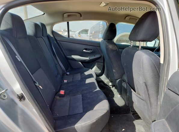 3N1AB8CV7NY319044 2022 NISSAN SENTRA Серебряный Вид задней части салона