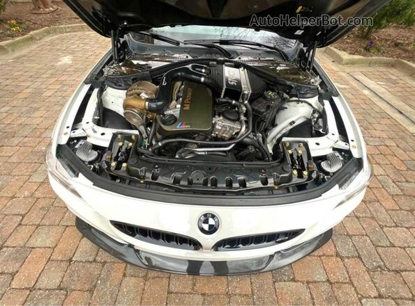 WBS3S7C01LAH85070 2020 BMW M4 White Вид панелі приладів