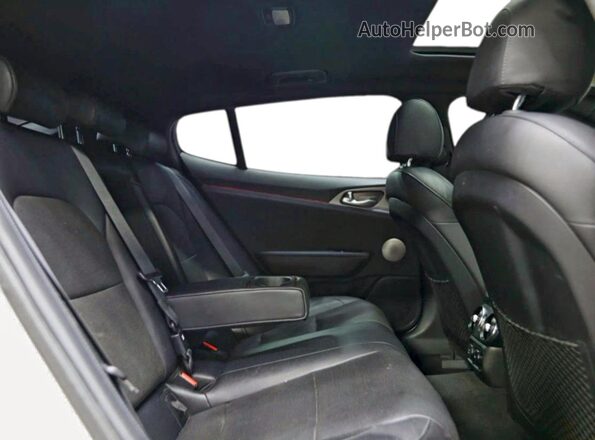 KNAE45LC3J6031896 2018 KIA STINGER Белый Вид салона спереди