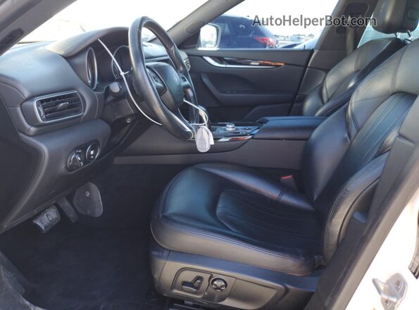 ZN661XUA6LX355073 2020 MASERATI LEVANTE Белый Вид панели приборов