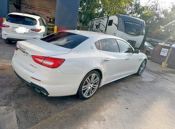 ZAM56RPS0H1236696 2017 MASERATI QUATTROPOR White Вид спереду