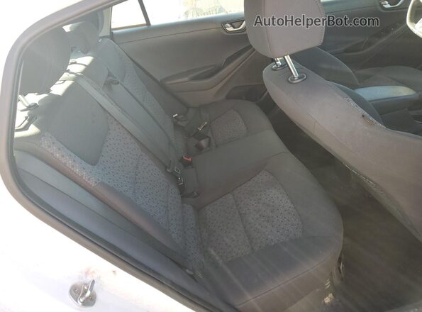 KMHC75LC3HU036504 2017 HYUNDAI IONIQ Белый Вид задней части салона