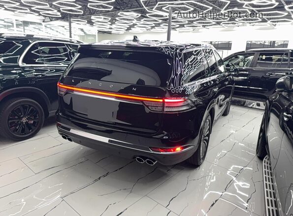 5LM5J7WC7RGL00595 2024 LINCOLN AVIATOR Черный Вид спереди