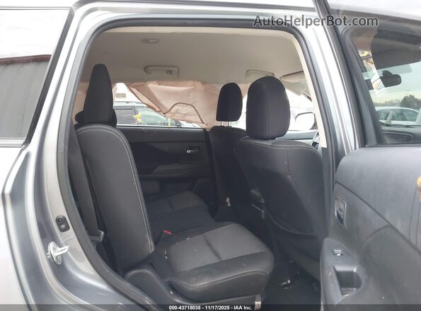JA4AD3A33JZ017286 2018 MITSUBISHI OUTLANDER Серебряный Вид наклейки с VIN-кодом