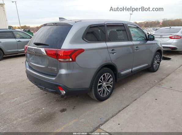 JA4AD3A33JZ017286 2018 MITSUBISHI OUTLANDER Серебряный Задняя правая четверть