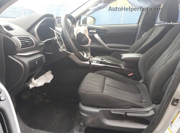 JA4AT4AA3LZ600368 2020 MITSUBISHI ECLIPSE Серебряный Вид салона спереди