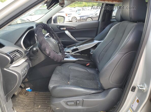 JA4ATWAA7PZ002432 2023 MITSUBISHI ECLIPSE Серебряный Вид салона спереди