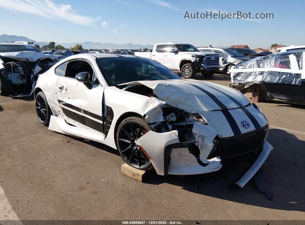 JF1ZNBE10R8761024 2024 TOYOTA GR86 Белый Вид спереди