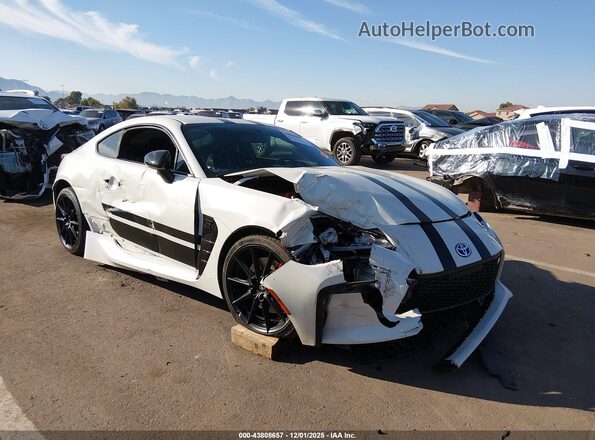 JF1ZNBE10R8761024 2024 TOYOTA GR86 Белый Передняя правая четверть