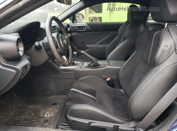 JF1ZNBE18N9753810 2022 TOYOTA GR Синий Вид салона спереди
