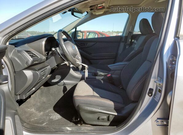 JF2GTAEC5NH276246 2022 SUBARU CROSSTREK Серебряный Вид салона спереди