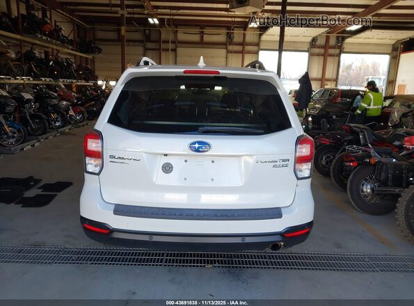 JF2SJAWC7HH424125 2017 SUBARU FORESTER Белый 