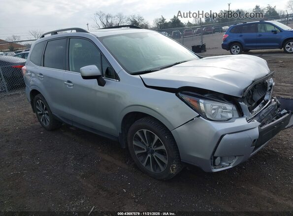 JF2SJGEC6HH451398 2017 SUBARU FORESTER2. Серебряный Передняя правая четверть
