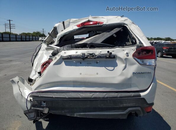 JF2SKAAC2MH468015 2021 SUBARU FORESTER White Rear view