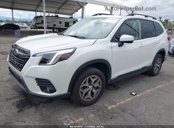 JF2SKADC3NH402277 2022 SUBARU FORESTER Белый Передняя левая четверть