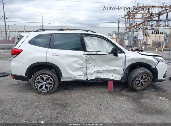 JF2SKADC3NH402277 2022 SUBARU FORESTER Белый Вид задней части салона
