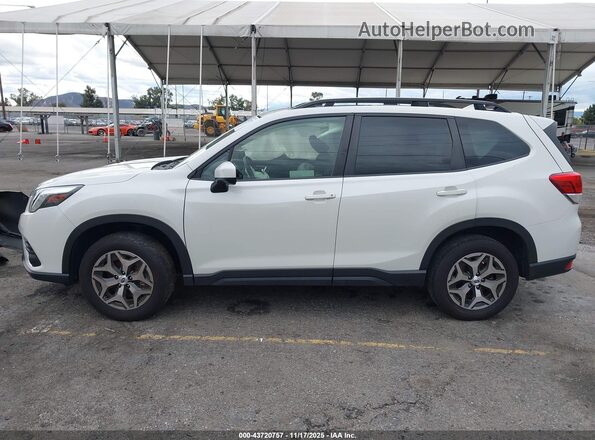 JF2SKADC3NH402277 2022 SUBARU FORESTER Белый Панорамный вид салона 360°