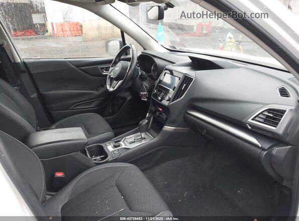 JF2SKAFC1MH418683 2021 SUBARU FORESTER Белый Вид салона спереди