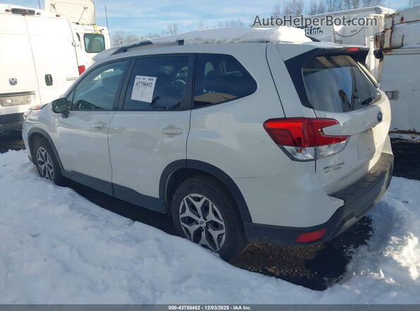 JF2SKAFC1MH418683 2021 SUBARU FORESTER Белый Задняя левая четверть