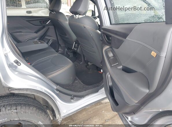 JF2SKAHC6SH401338 2025 SUBARU FORESTER Silver Widok naklejki z numerem VIN