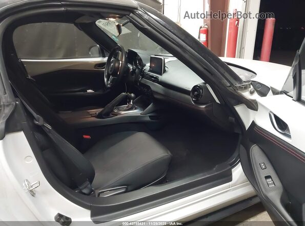 JM1NDAC71G0108291 2016 MAZDA MX-5 MIATA Серебряный Вид салона спереди