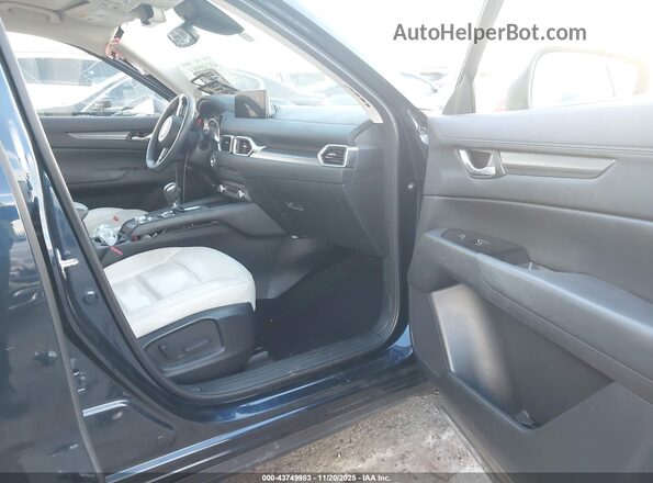 JM3KFBCMXN1565446 2022 MAZDA CX-5 Navy Вид салона спереди
