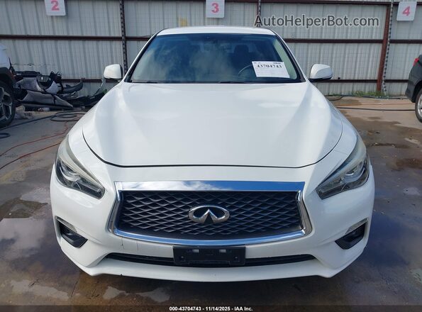 JN1CV7AP2JM240392 2018 INFINITI Q50 White Dashboard view