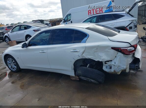 JN1CV7AP2JM240392 2018 INFINITI Q50 White Rear interior view
