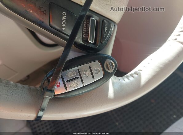JN8AE2KP4G9155656 2016 NISSAN QUEST Черный Вид панели приборов