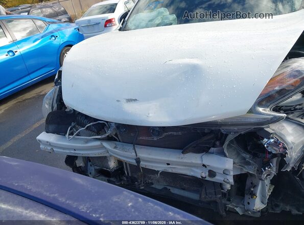 JN8AF5MV2HT754344 2017 NISSAN JUKE White Widok z przodu