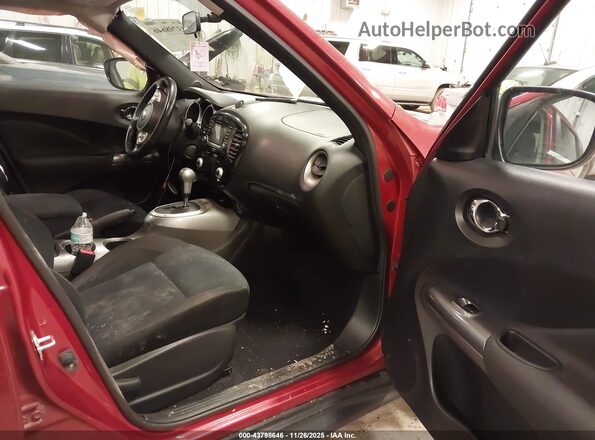 JN8AF5MV4HT753793 2017 NISSAN JUKE Red Widok wnętrza z przodu