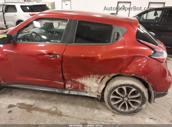 JN8AF5MV4HT753793 2017 NISSAN JUKE Red Widok z przodu
