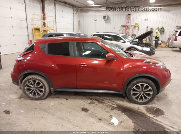 JN8AF5MV4HT753793 2017 NISSAN JUKE Red Widok wnętrza z tyłu