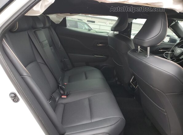 JTDAFAAF0T3015032 2026 TOYOTA CROWN White უკანა სავარძლების ხედი